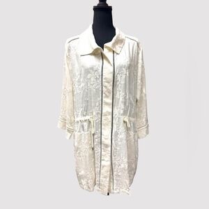 Chico’s Chic Women's snap closure 2 Pocket Tie Front Embroidered Jacket size XL
